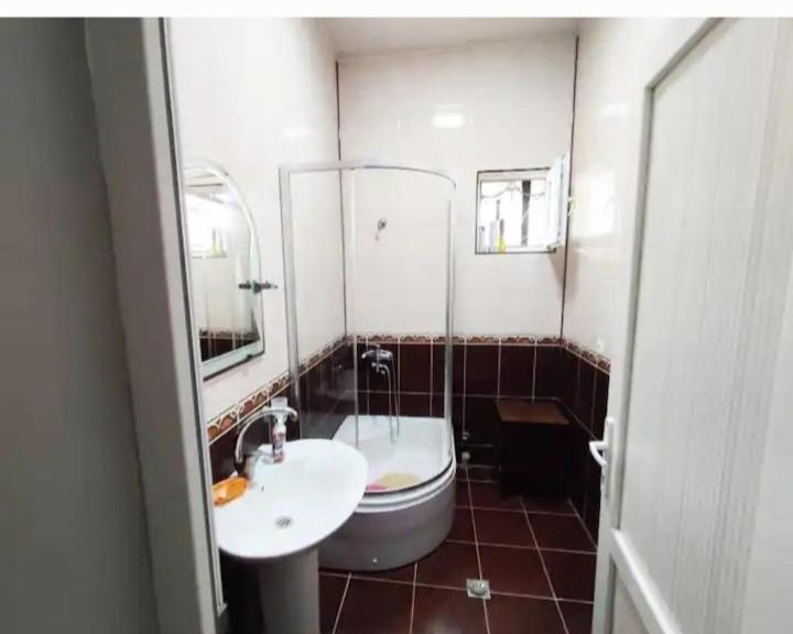 Guest House Amo Κουτάισι Εξωτερικό φωτογραφία