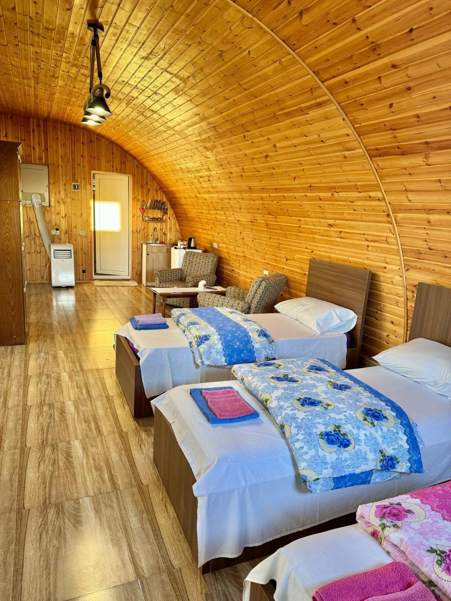 Guest House Amo Κουτάισι Εξωτερικό φωτογραφία