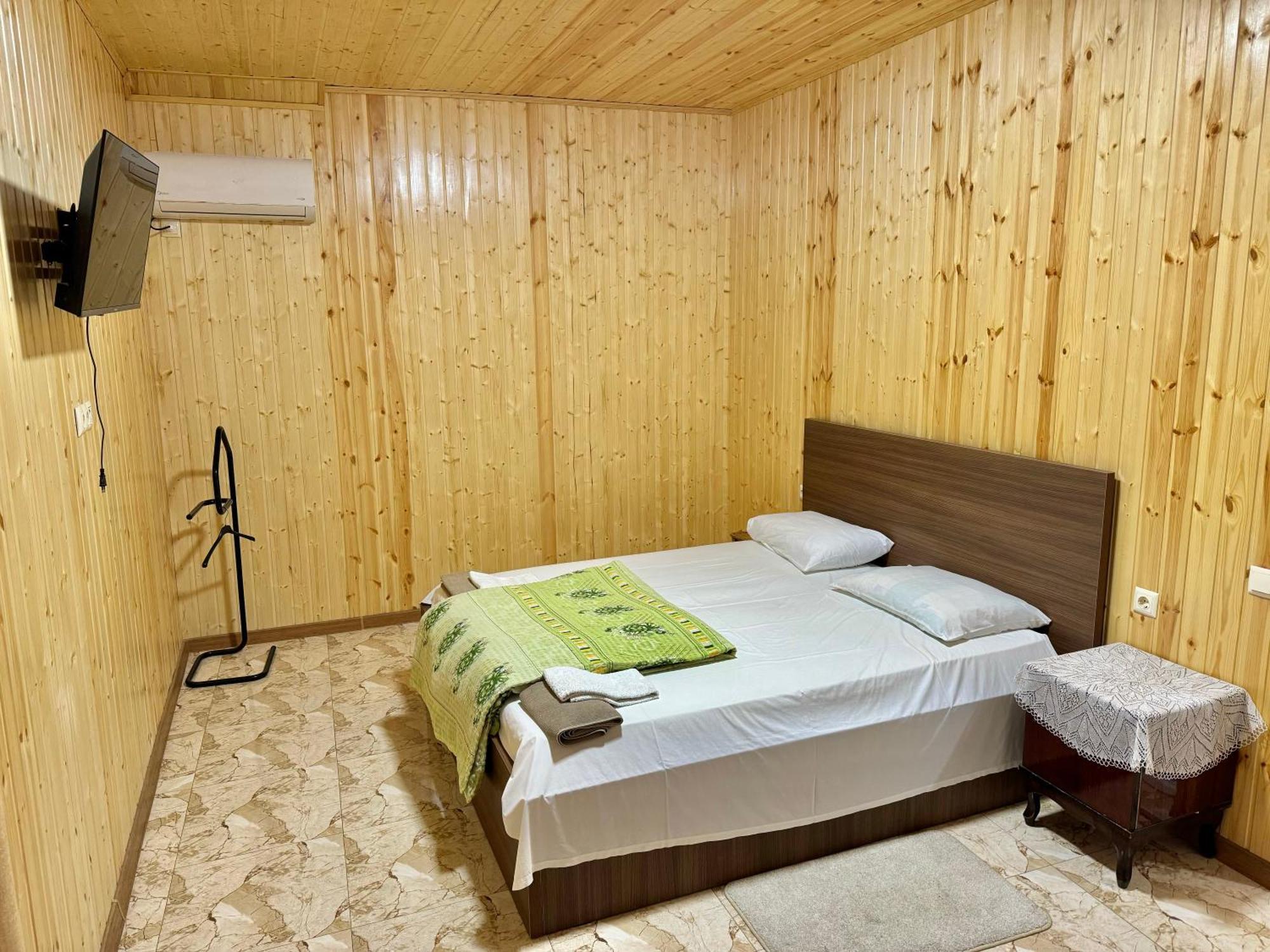 Guest House Amo Κουτάισι Εξωτερικό φωτογραφία