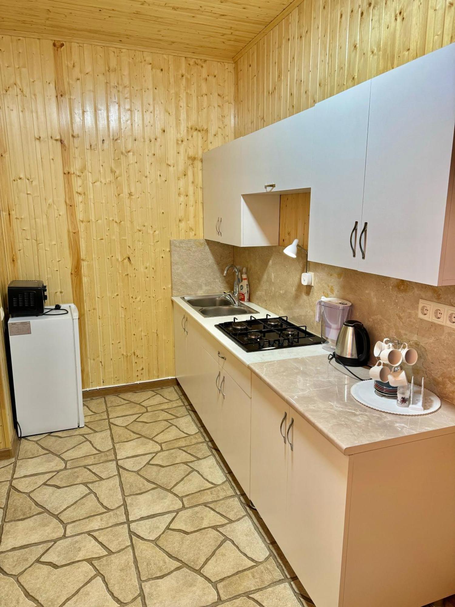 Guest House Amo Κουτάισι Εξωτερικό φωτογραφία