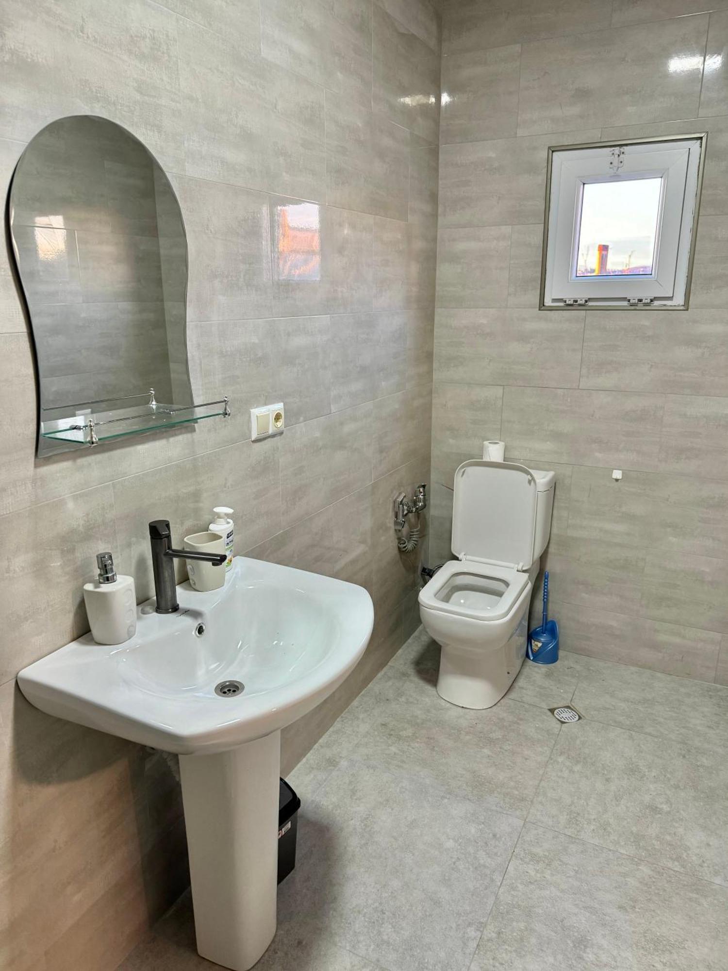 Guest House Amo Κουτάισι Εξωτερικό φωτογραφία