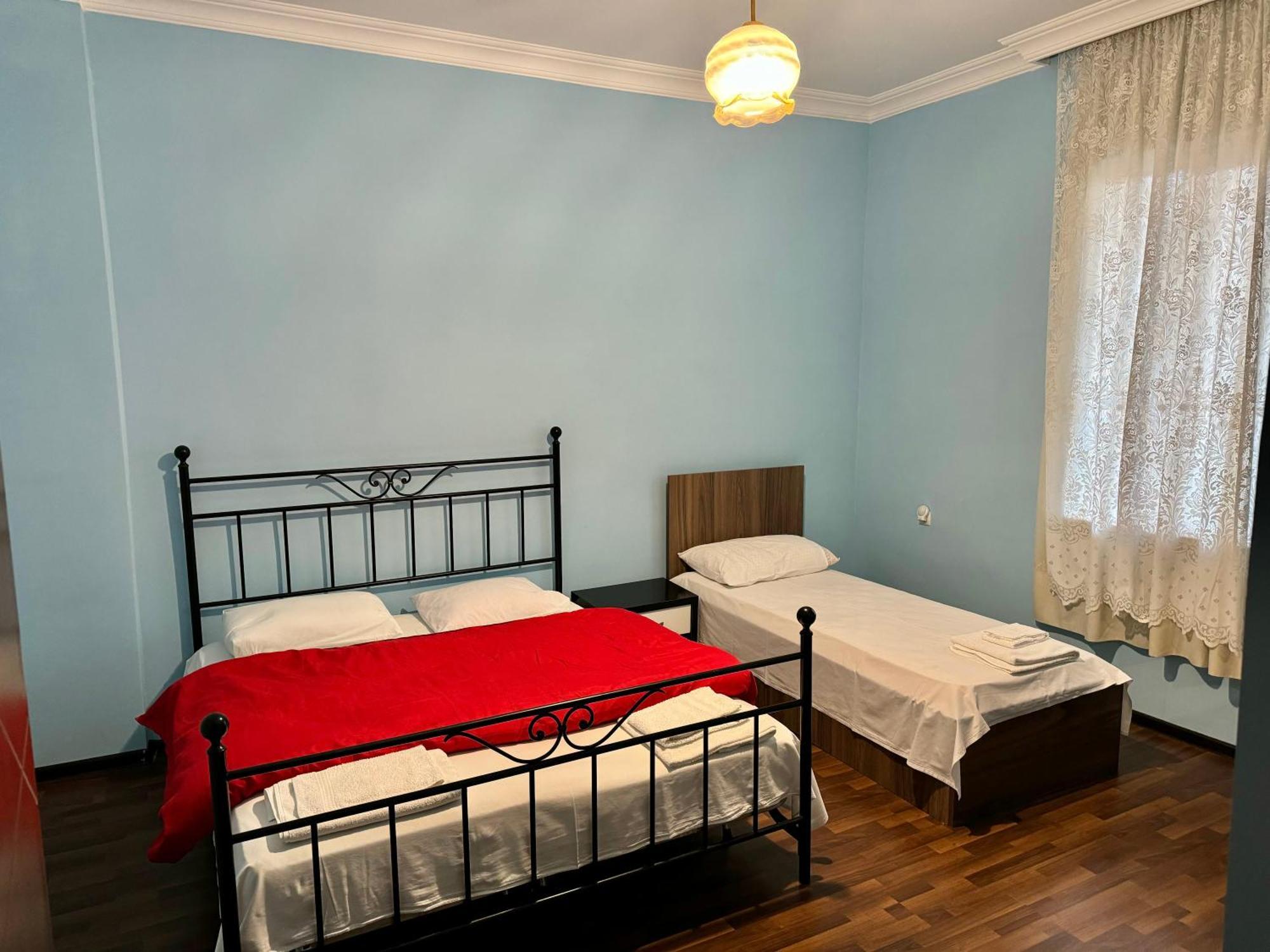 Guest House Amo Κουτάισι Εξωτερικό φωτογραφία